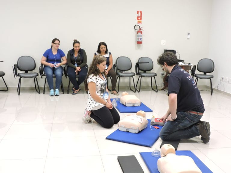 FRRB-Curso-ACLS-5-768x576