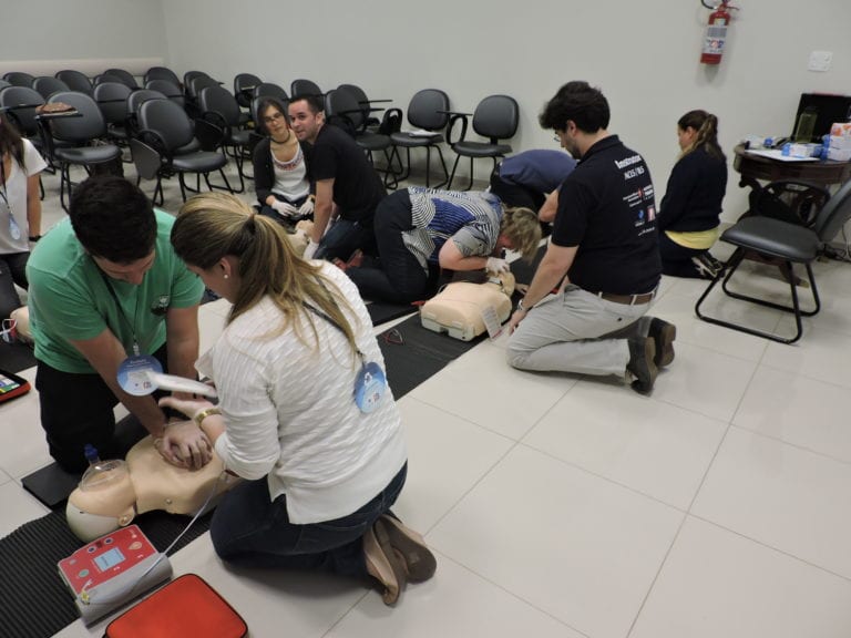 FRRB-Curso-ACLS-6-768x576