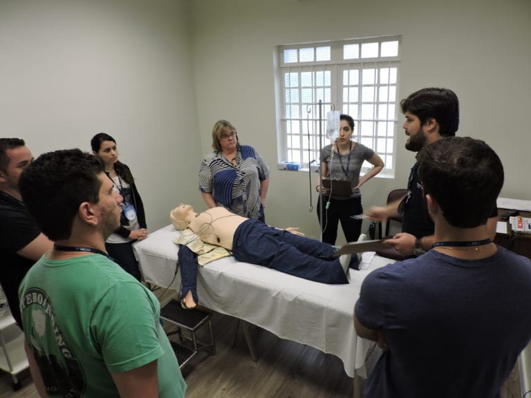 FRRB-Curso-ACLS-7-768x576