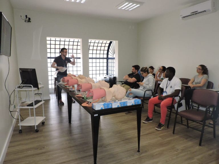 FRRB-Curso-ACLS-9-768x576